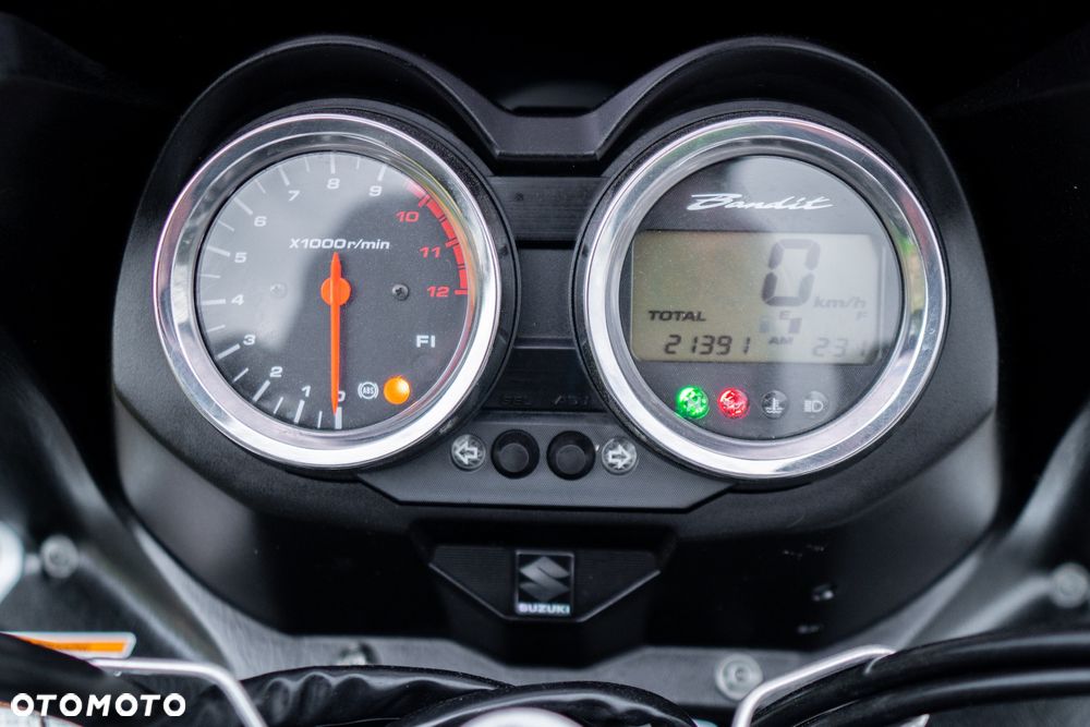Suzuki Bandit - 24