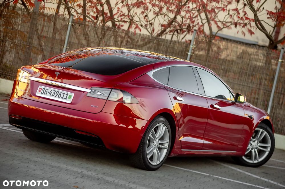 Tesla Model S - 14
