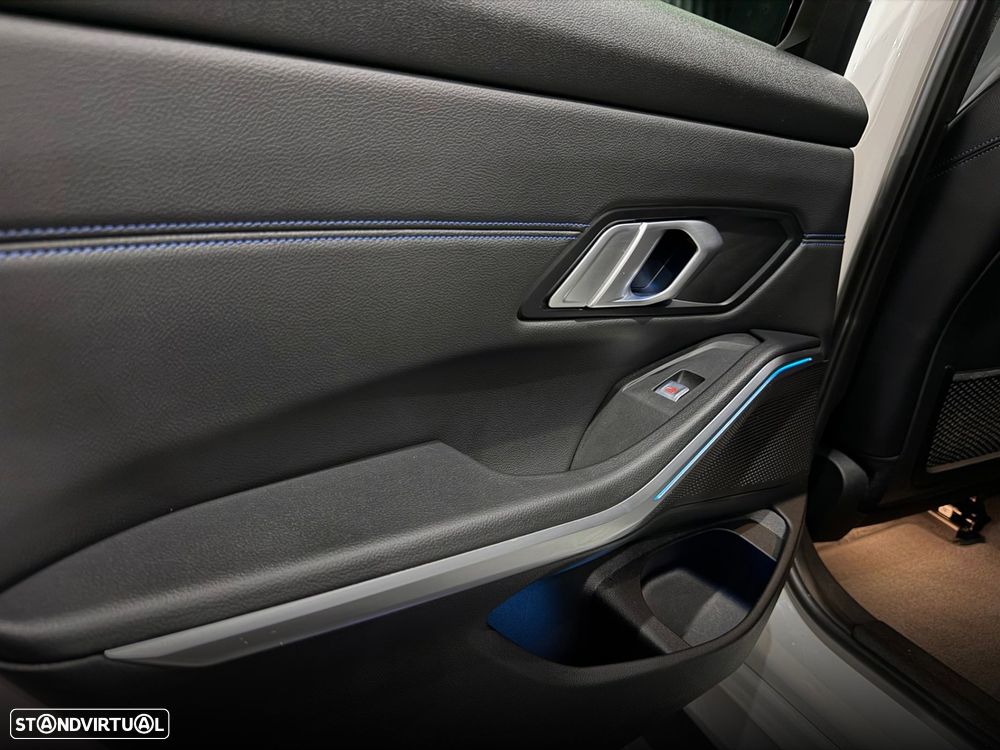 BMW 330 e Pack M Auto - 33
