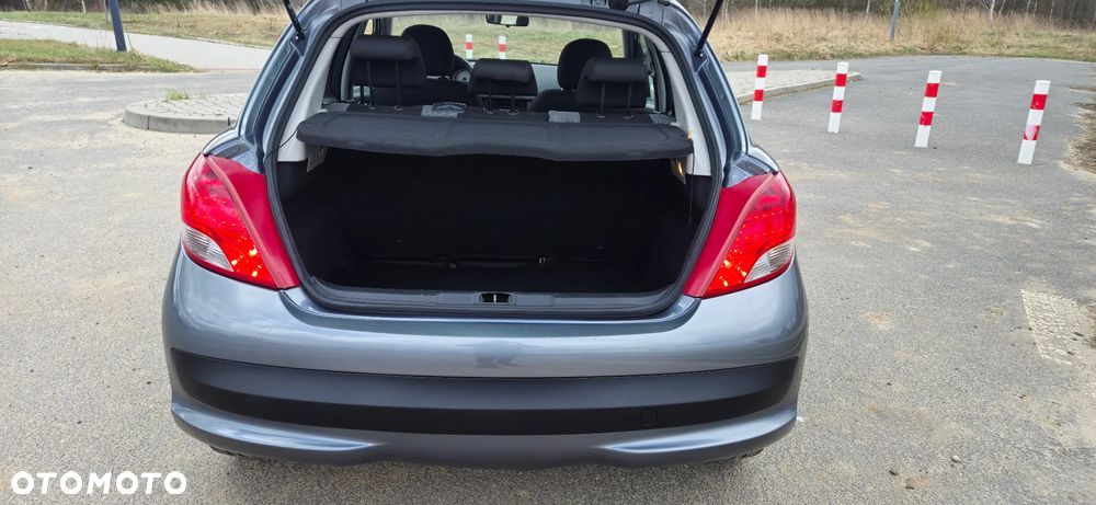 Peugeot 207 1.4 16V Trendy - 18