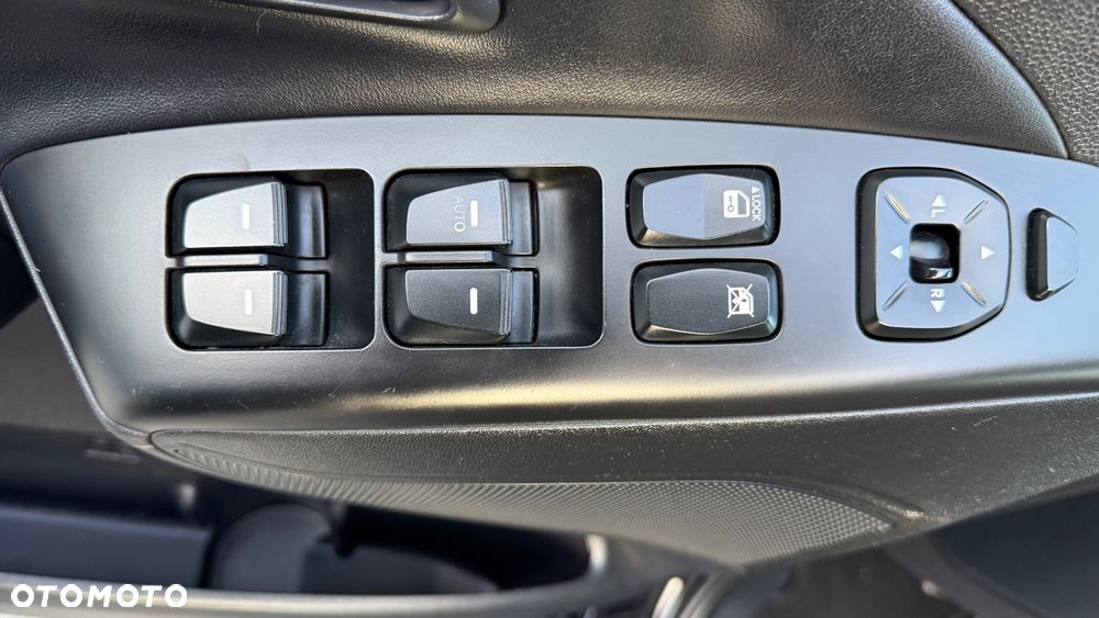 Hyundai ix35 1.6 2WD Fifa World Cup Edition - 24