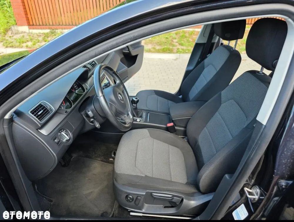 Volkswagen Passat 2.0 TDI Comfortline - 27