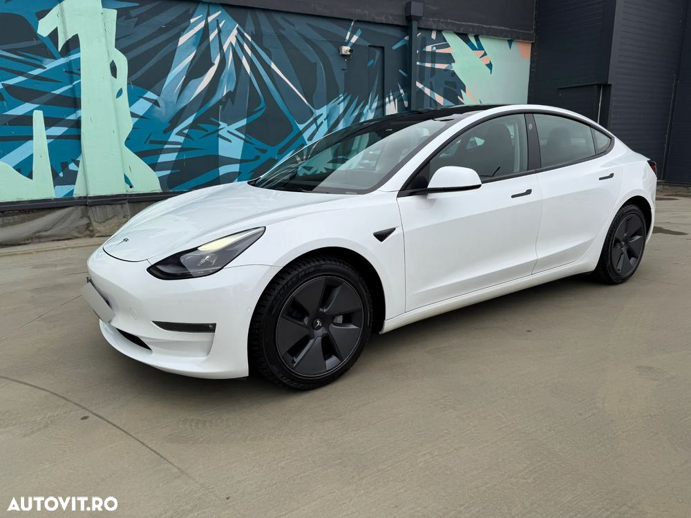 Tesla Model 3 Long Range - 3
