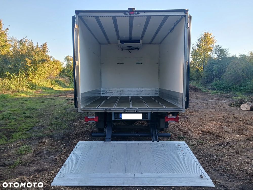 Iveco Daily 35S12 2017r SALON Chłodnia Mroźnia Izoterma Agregat Winda KLIMA Zasilanie 230V - 15