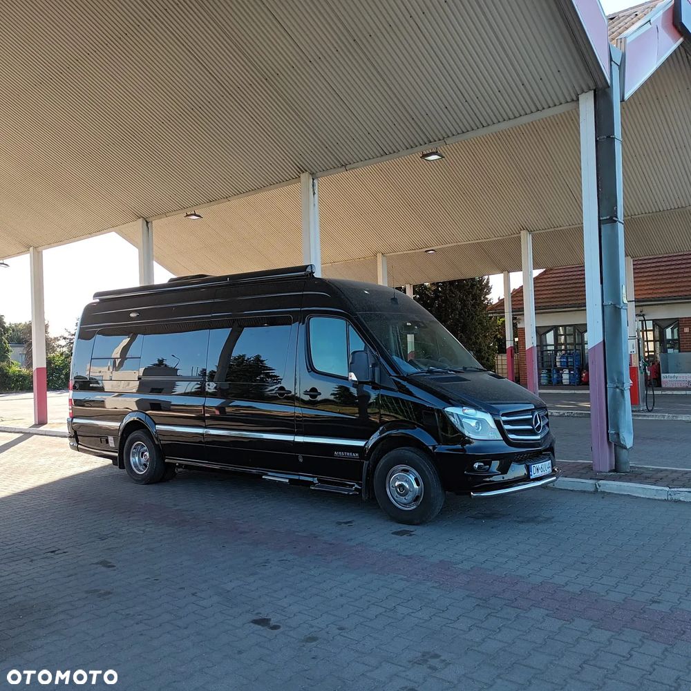 Mercedes-Benz INTERSTATE - 2