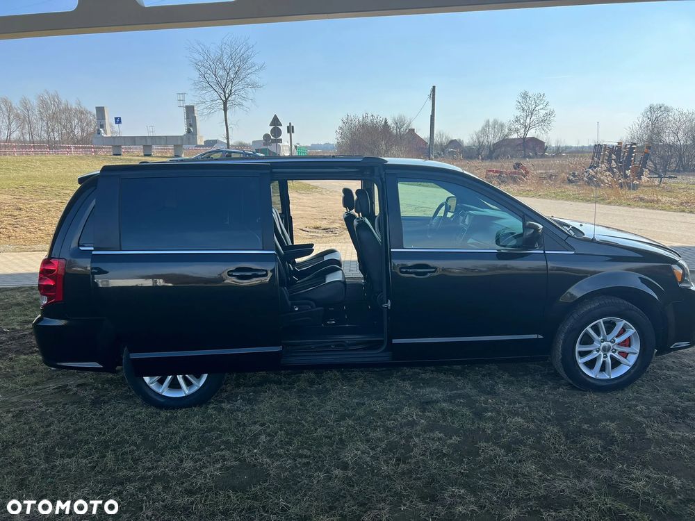 Dodge Grand Caravan - 5