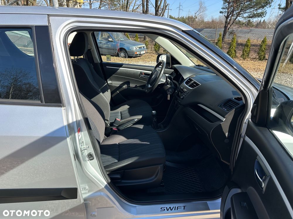 Suzuki Swift - 12