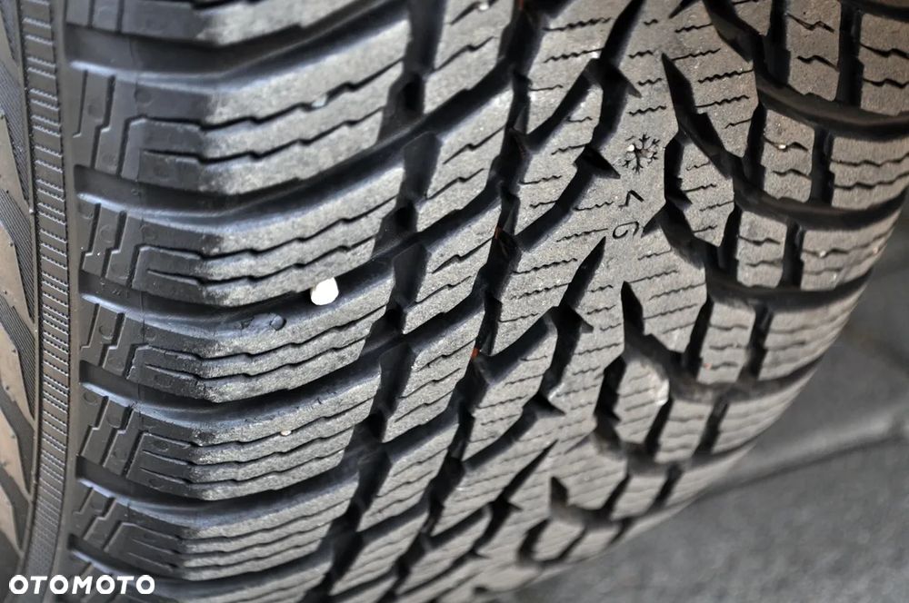 Volvo V40 T3 Drive-E Dynamic Edition - 17