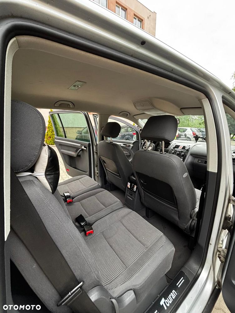 Volkswagen Touran 2.0 TDI Highline - 12