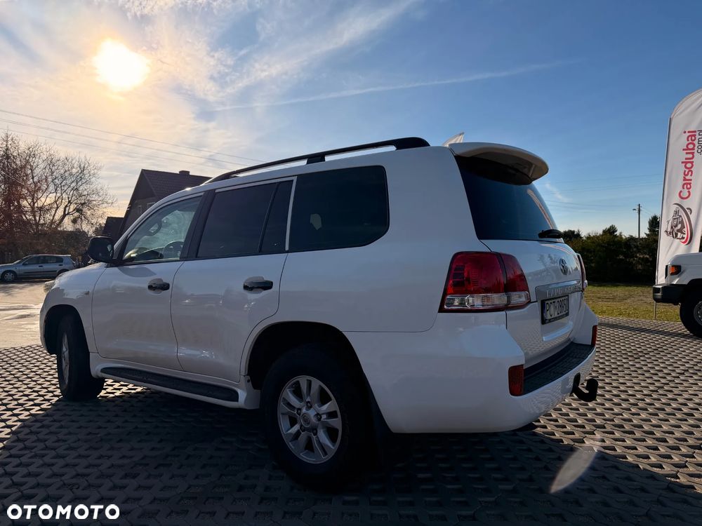 Toyota Land Cruiser - 7