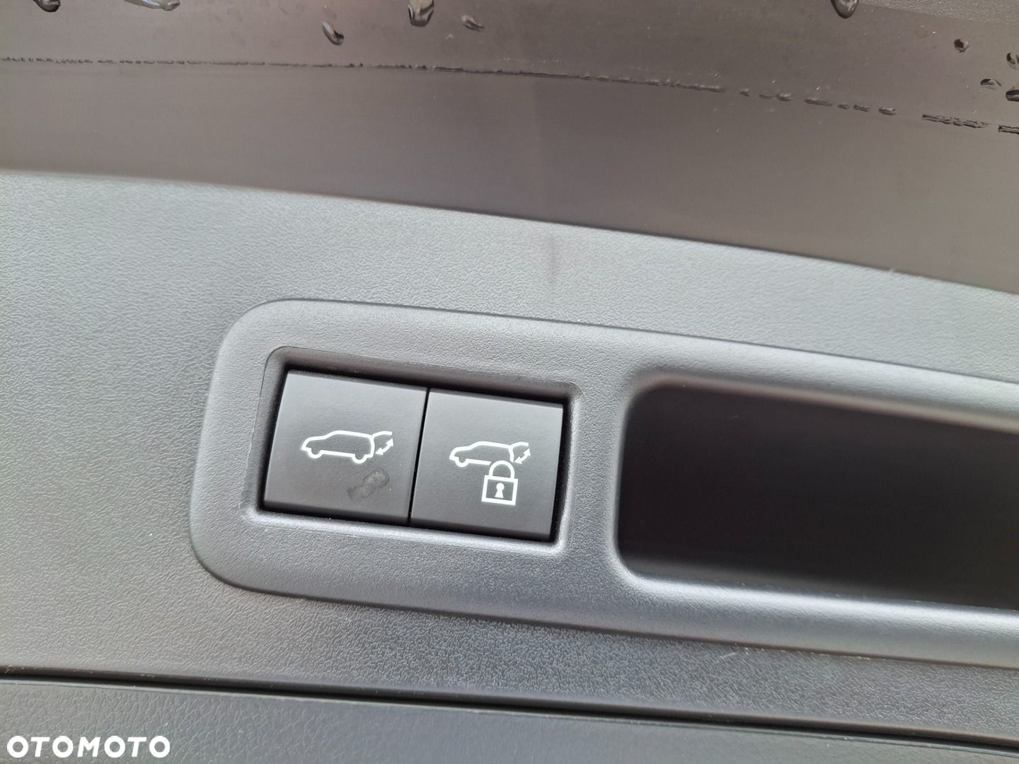 Lexus UX - 31