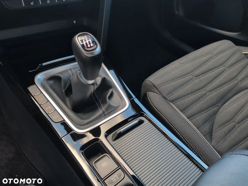Kia ProCeed - 23
