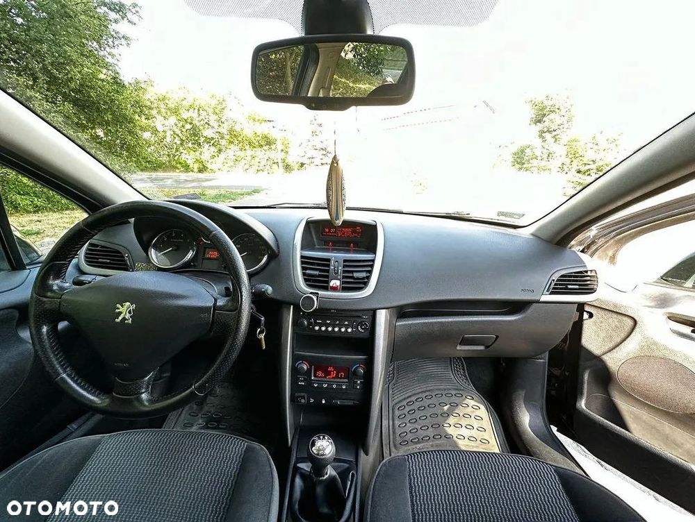 Peugeot 207 1.4 16V Trendy - 13