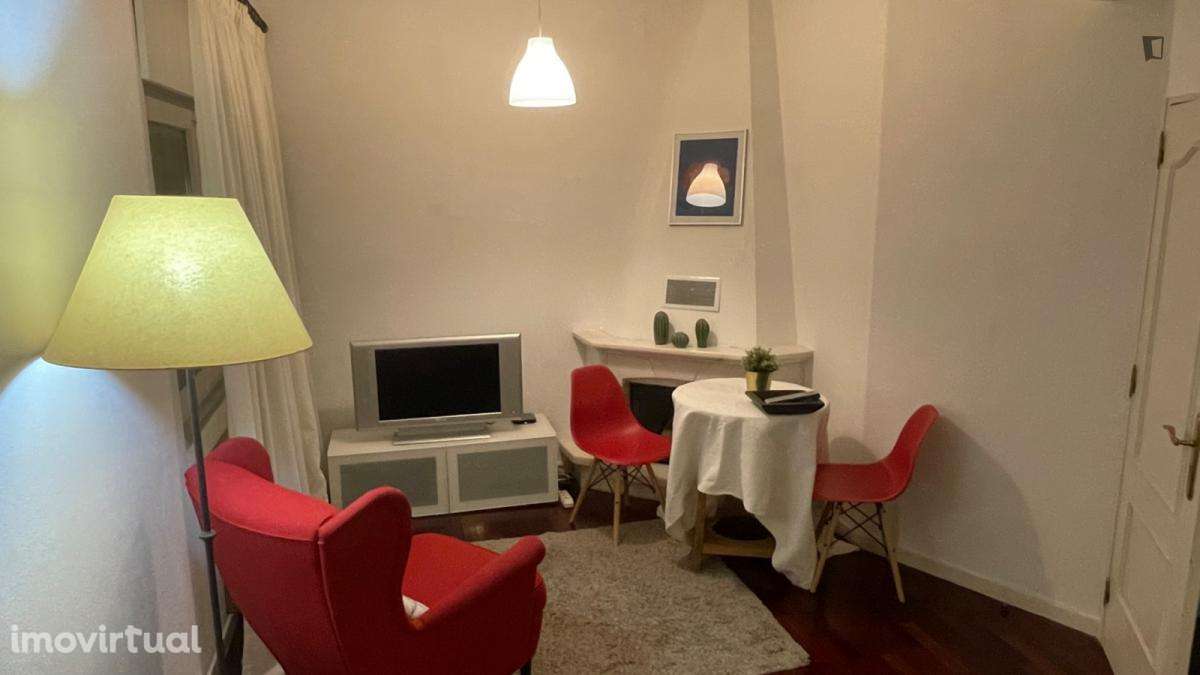 Quarto - localizado em Benfica Lisbon - Grande imagem: 2/16