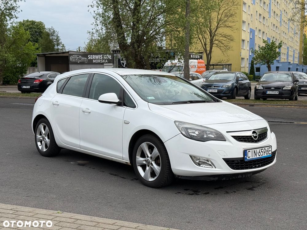 Opel Astra 2.0 CDTI Cosmo - 9