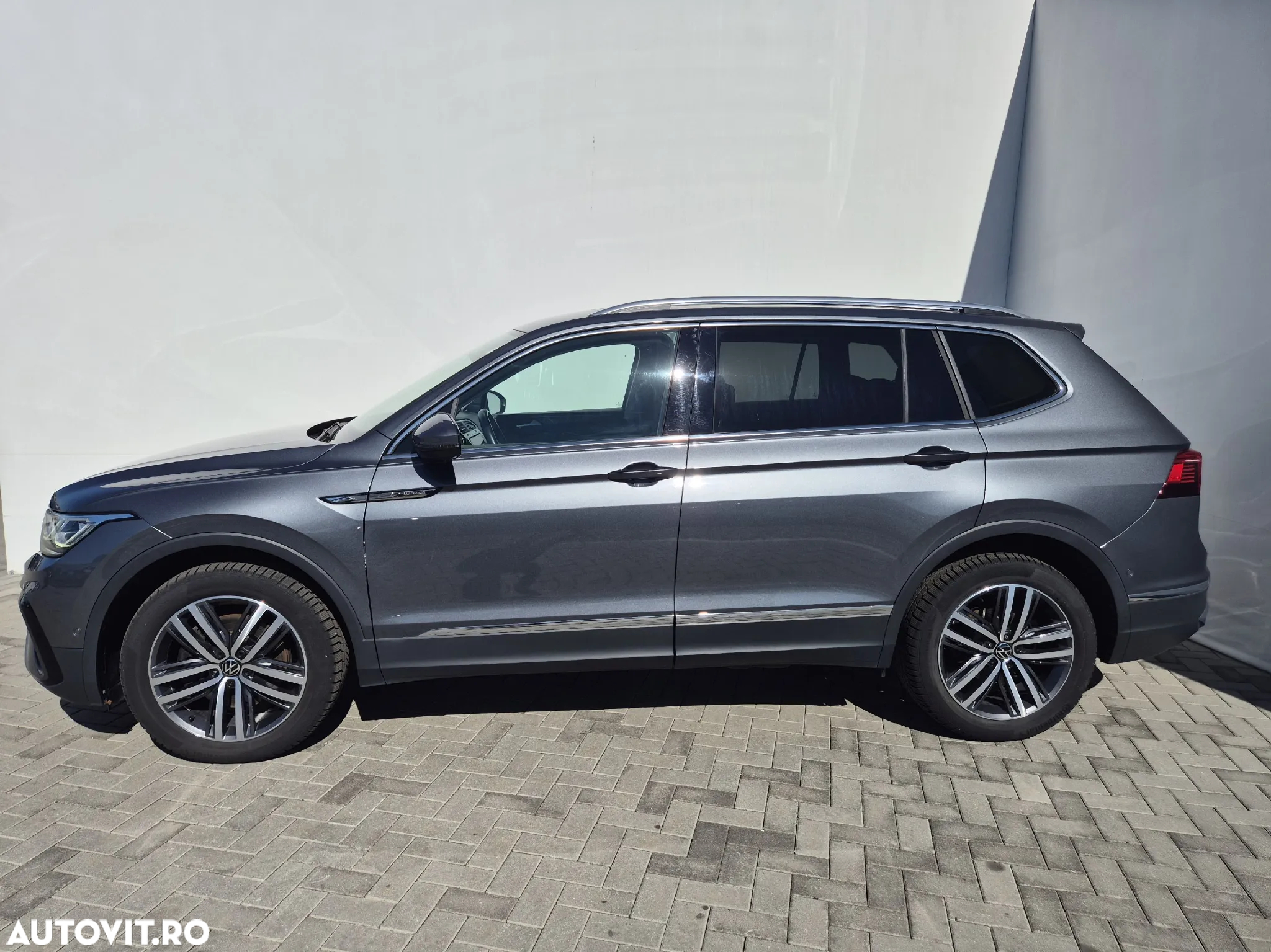 Volkswagen Tiguan Allspace 2.0 TDI 4Mot DSG Elegance - 2