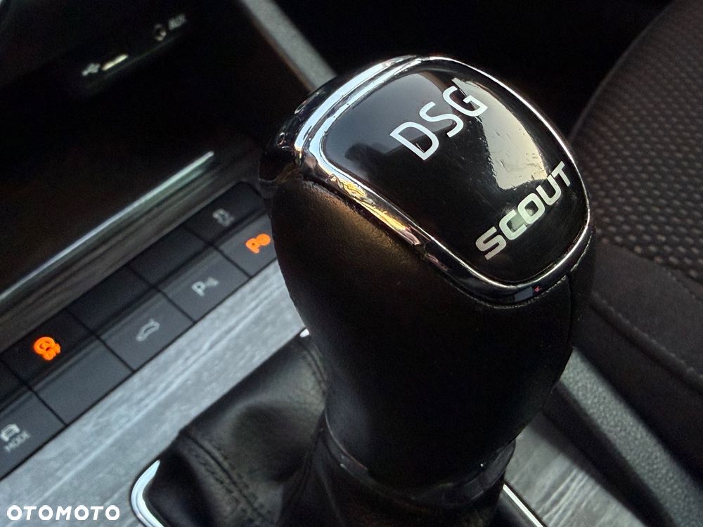 Skoda Octavia Combi 2.0 TDI (Green tec) 4x4 DSG Scout - 33