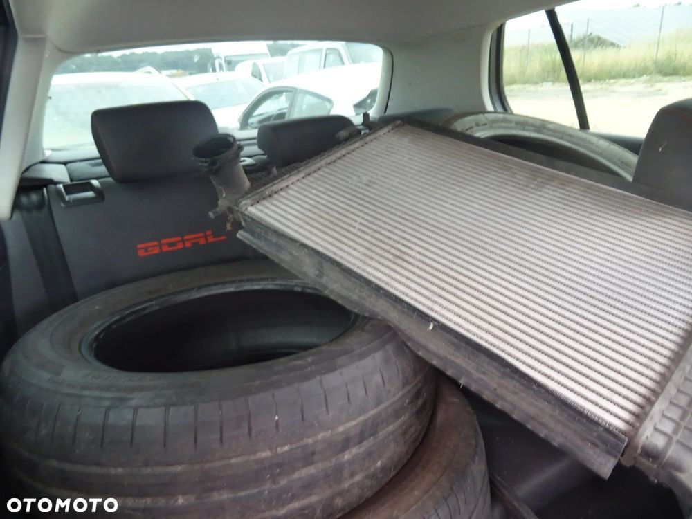 VW Golf 5 2006 na części zderzak maska drzwi klapa błotnik - 6