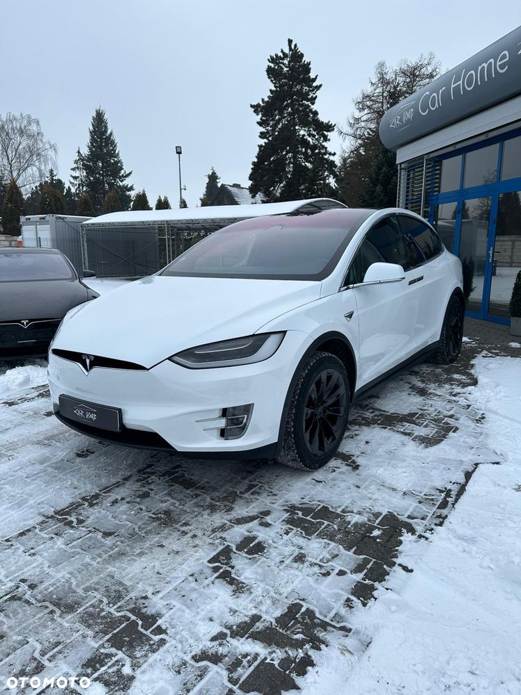 Tesla Model X - 2