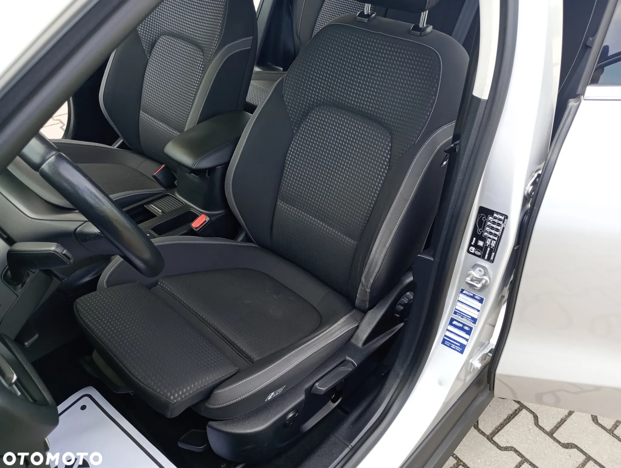 Ford Focus 1.5 EcoBlue Start-Stopp-System COOL&CONNECT DESIGN - 11
