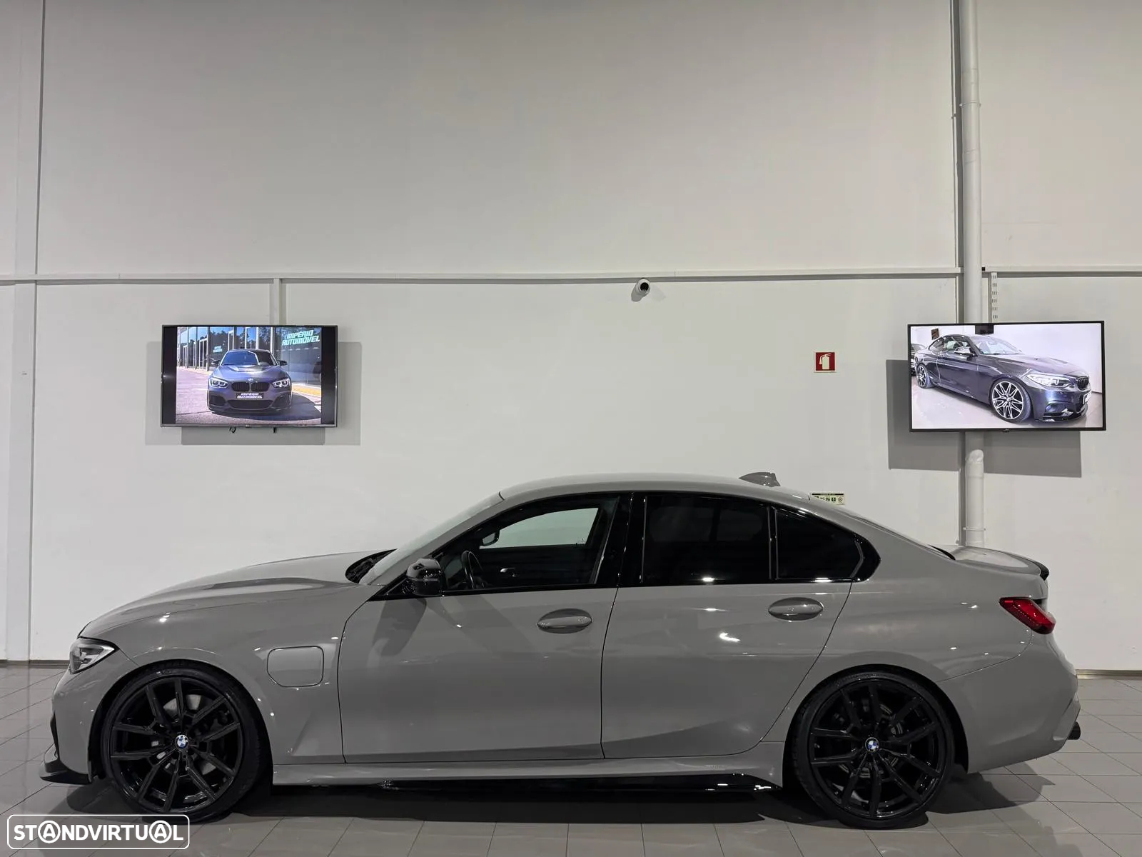 BMW 330 e Auto - 24