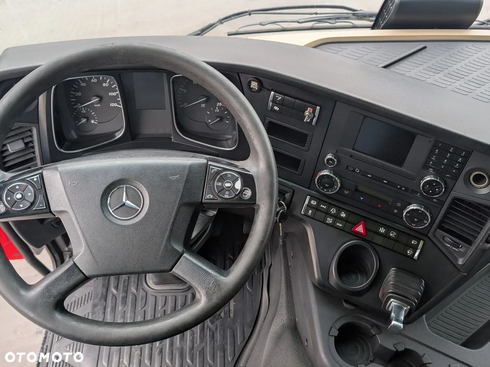 Mercedes-Benz ACTROS - 27