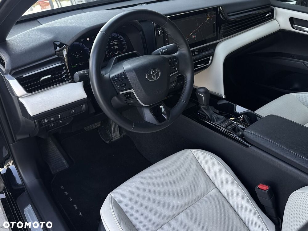 Toyota Camry - 11