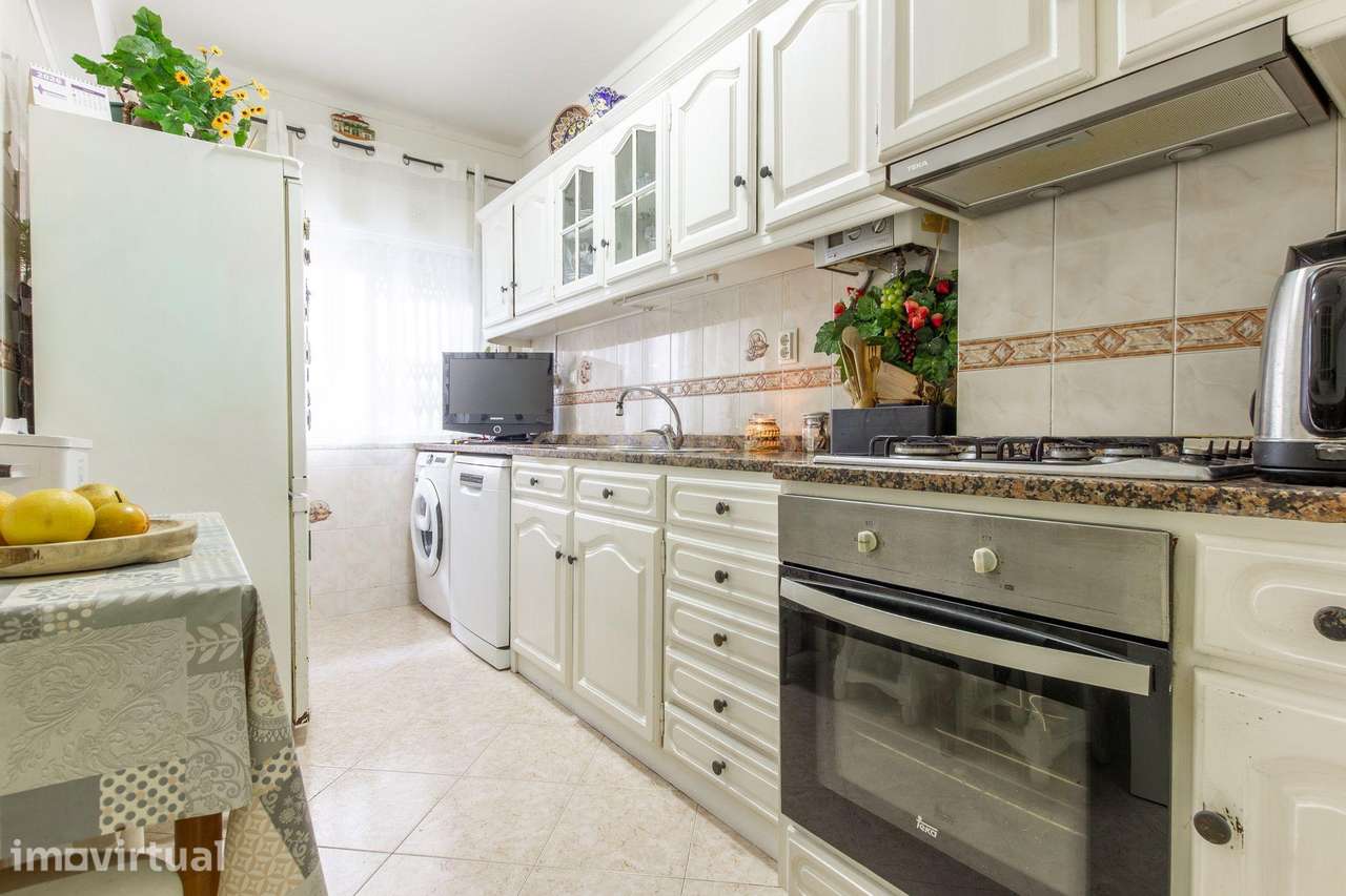 Amadora/ Casal de S. Brás – Apartamento de 3 assoalhadas c/ arrecadaçã - Grande imagem: 5/20