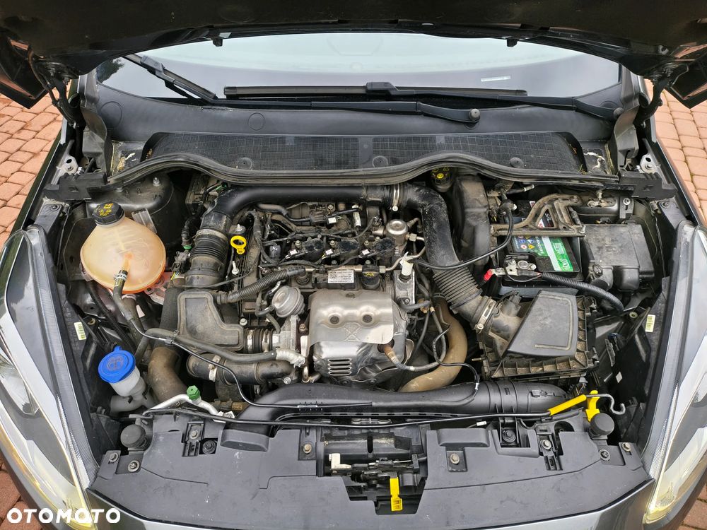 Ford Fiesta 1.0 EcoBoost S&S TITANIUM X - 27