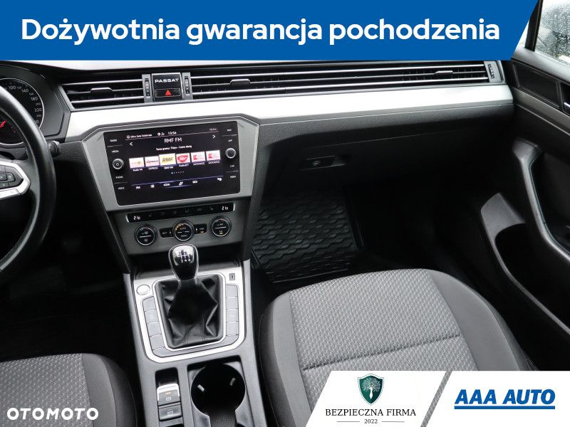 Volkswagen Passat - 9