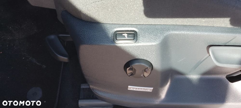 Volkswagen Touran 2.0 TDI SCR (BlueMotion Technology) Comfortline - 20