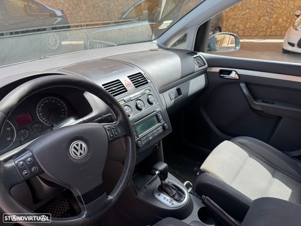 VW Touran 1.9 TDi Highline 7L DSG - 7