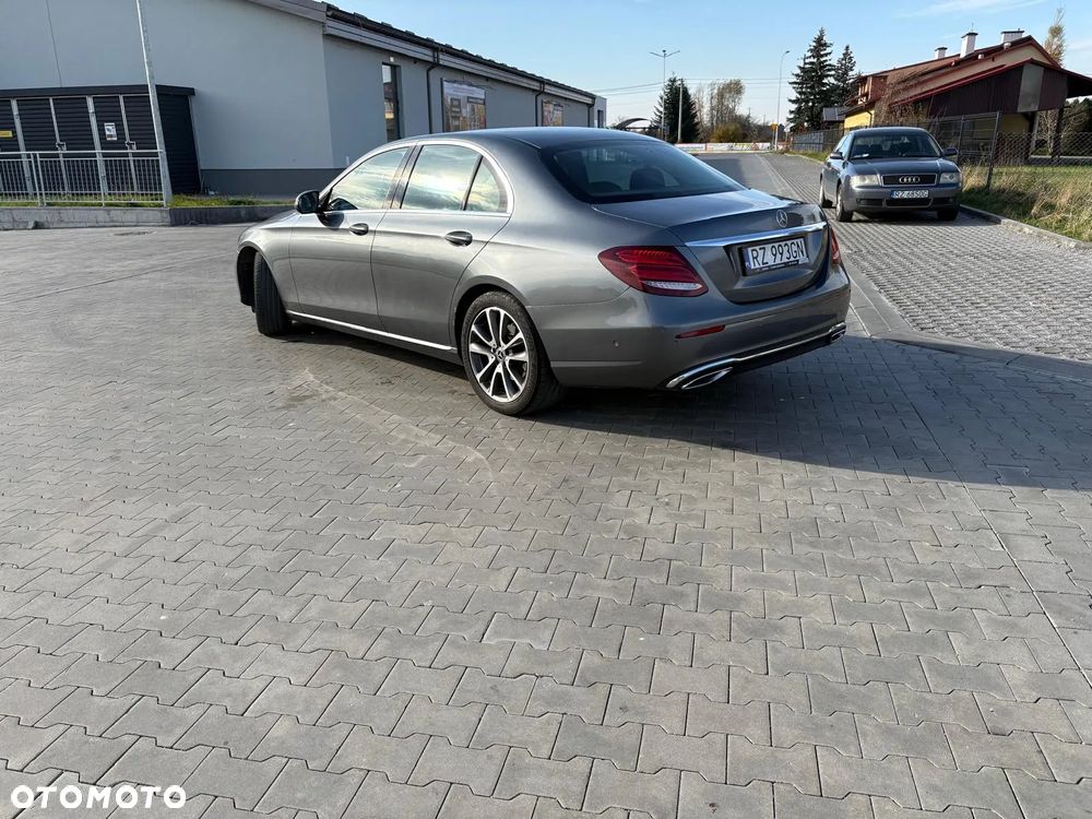 Mercedes-Benz Klasa E 220 d 9G-TRONIC Avantgarde - 4