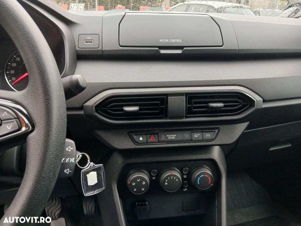 Dacia Logan TCe 90 Essential - 7
