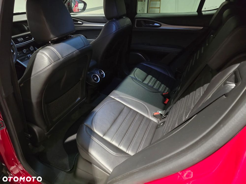 Alfa Romeo Stelvio 2.0 Turbo Veloce Q4 - 13