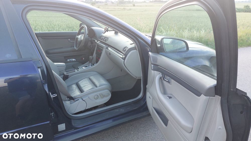 Audi A4 Limousine - 14