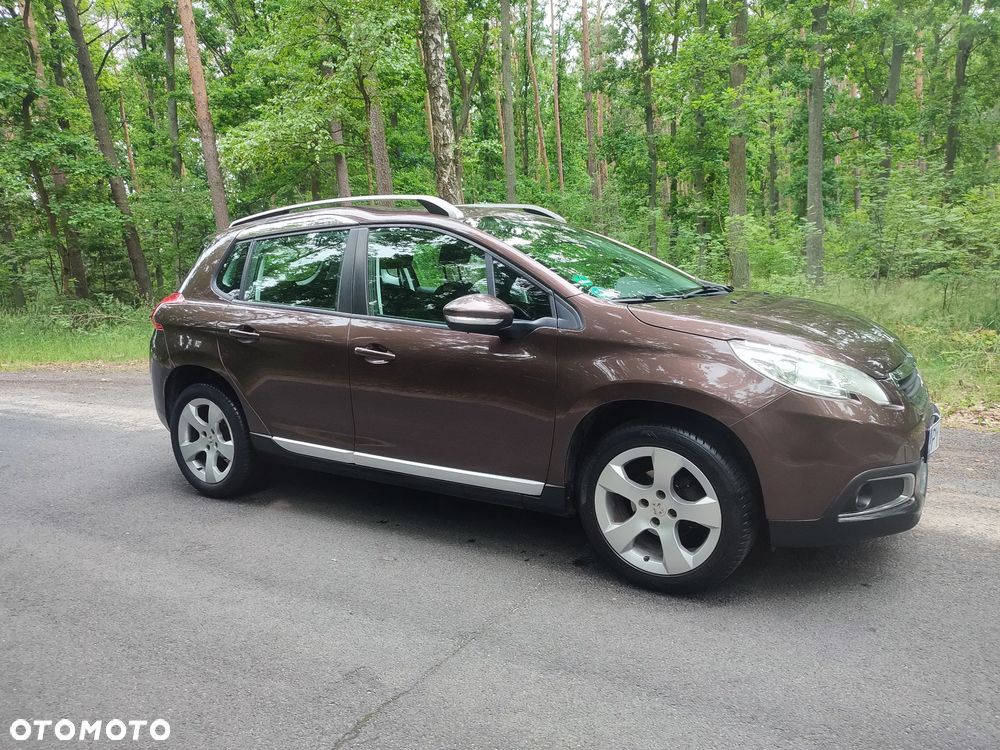 Peugeot 2008 1.6 e-HDi Style S&S - 11
