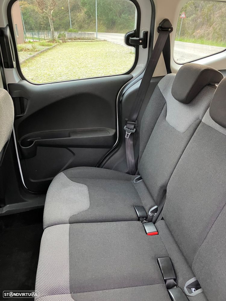 Ford Tourneo Courier 1.0 EcoBoost Ambiente - 17