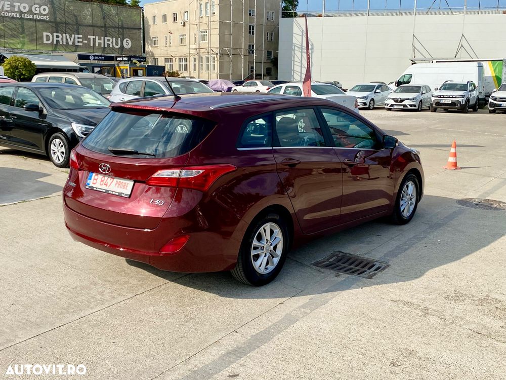 Hyundai i30 blue 1.6 CRDi Classic - 12