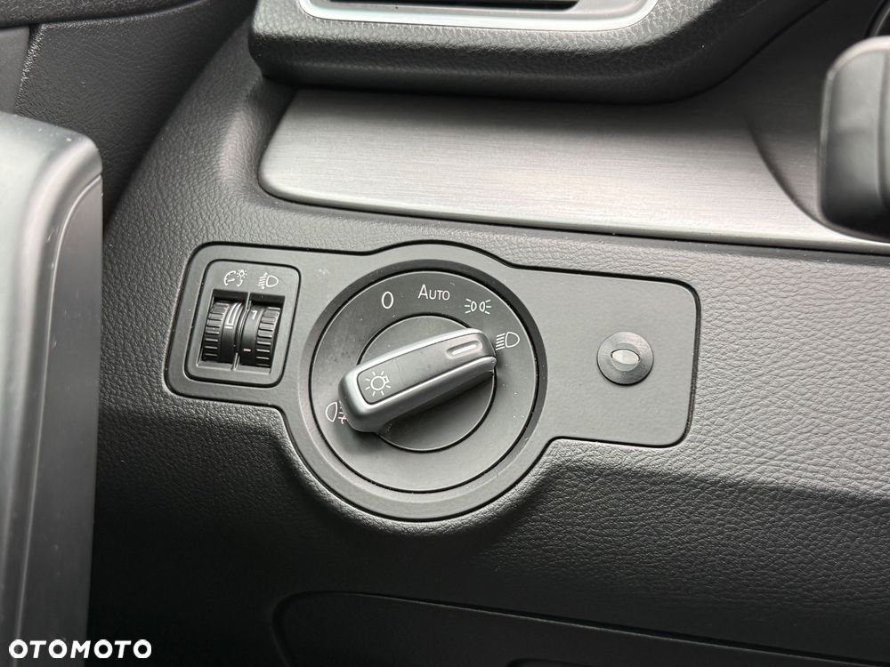 Volkswagen Passat 1.8 TSI Comfortline DSG - 23