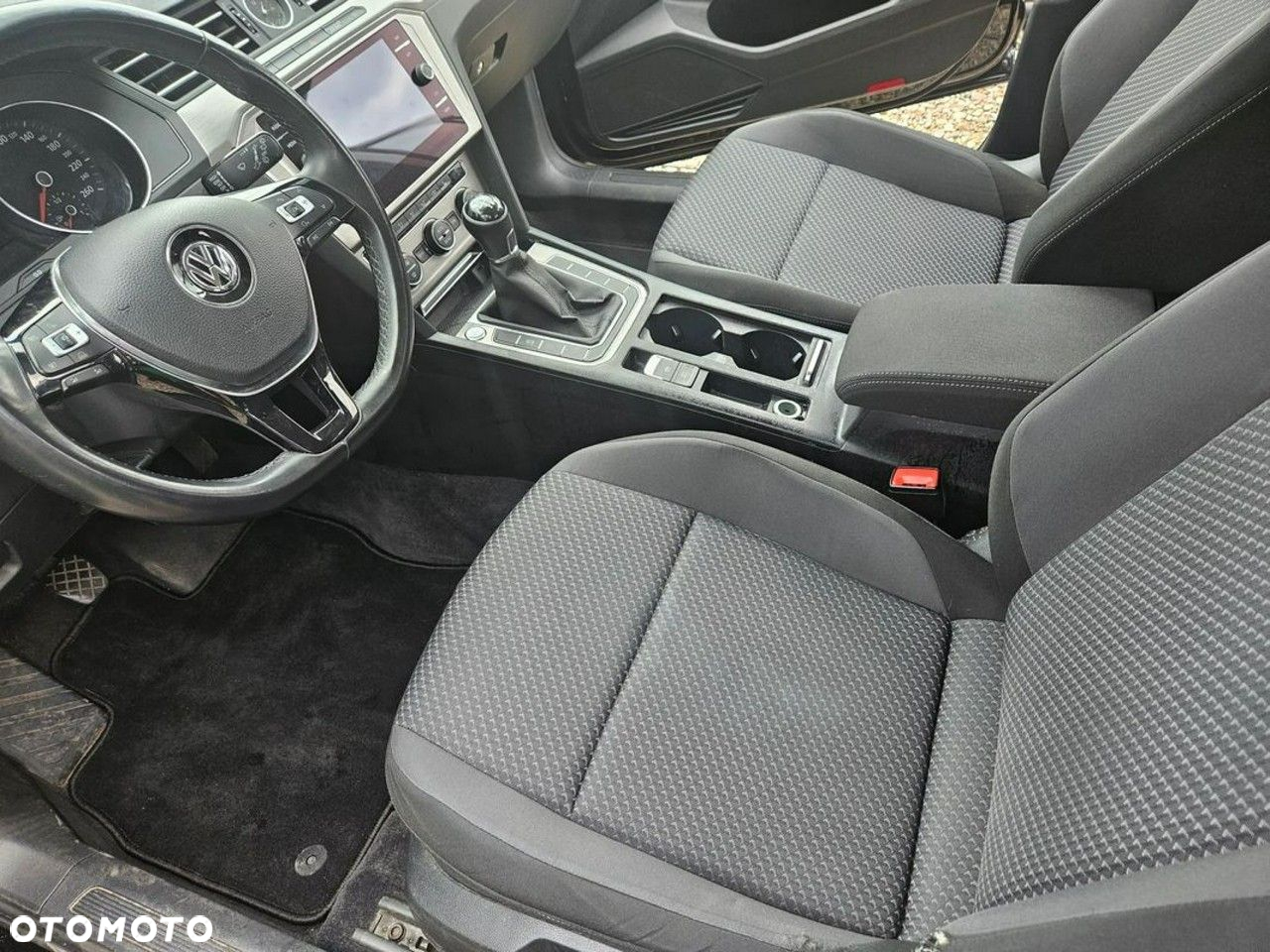 Volkswagen Passat - 10