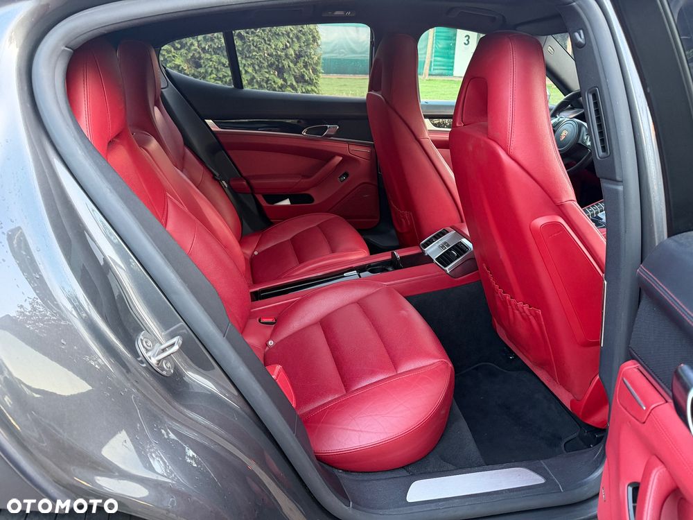 Porsche Panamera - 24