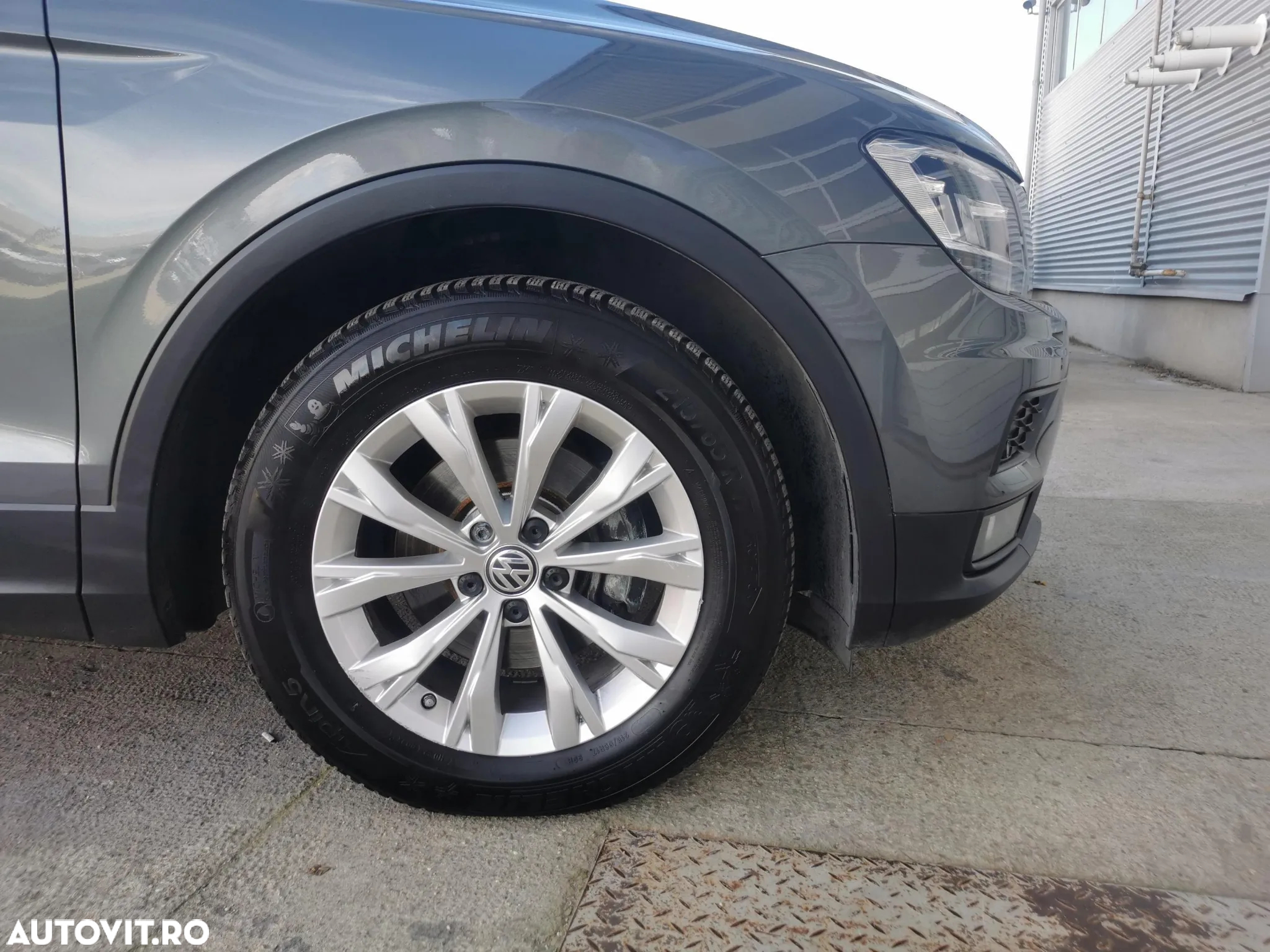 Volkswagen Tiguan - 16