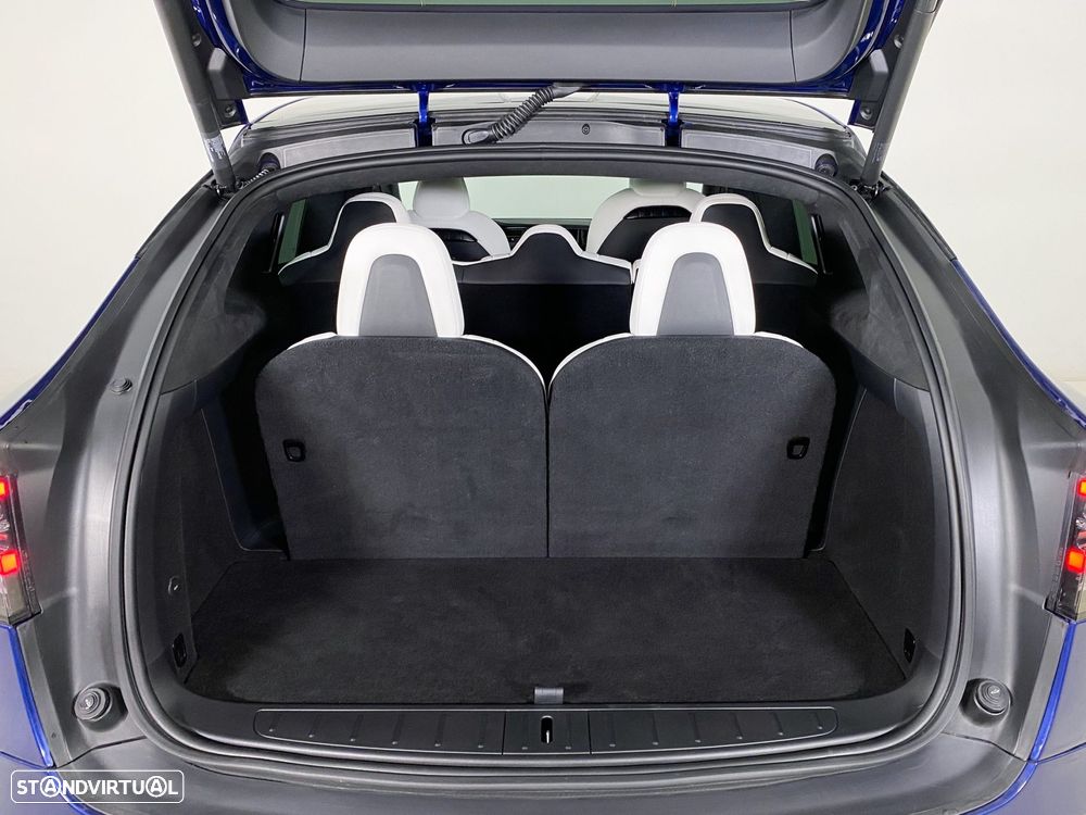 Tesla Model X 100D - 12