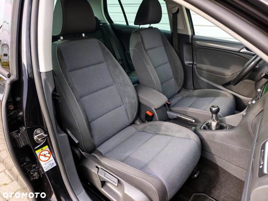 Volkswagen Golf 1.6 TDI DPF Highline - 17