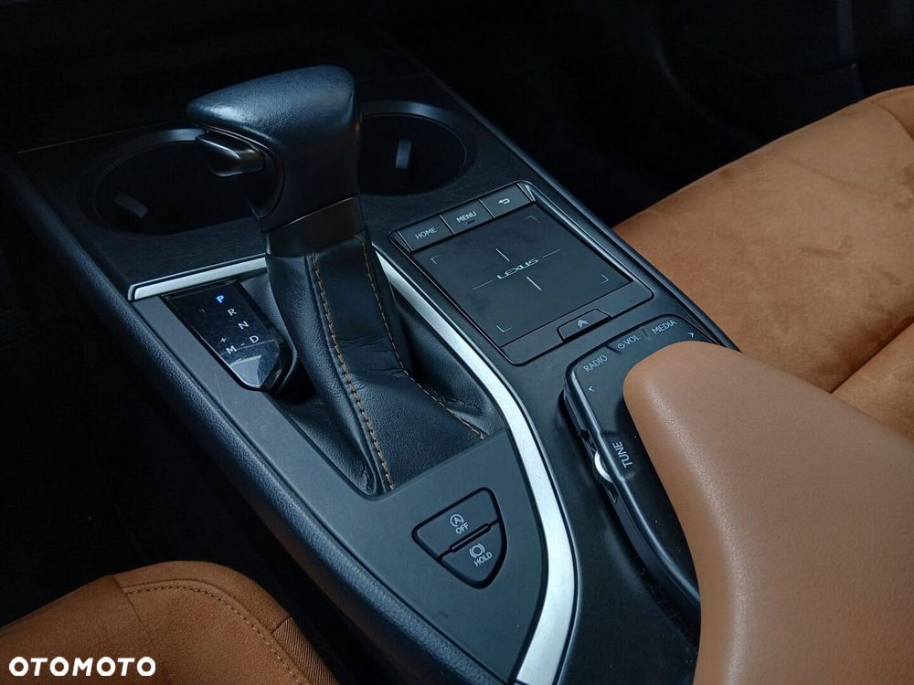 Lexus UX - 23