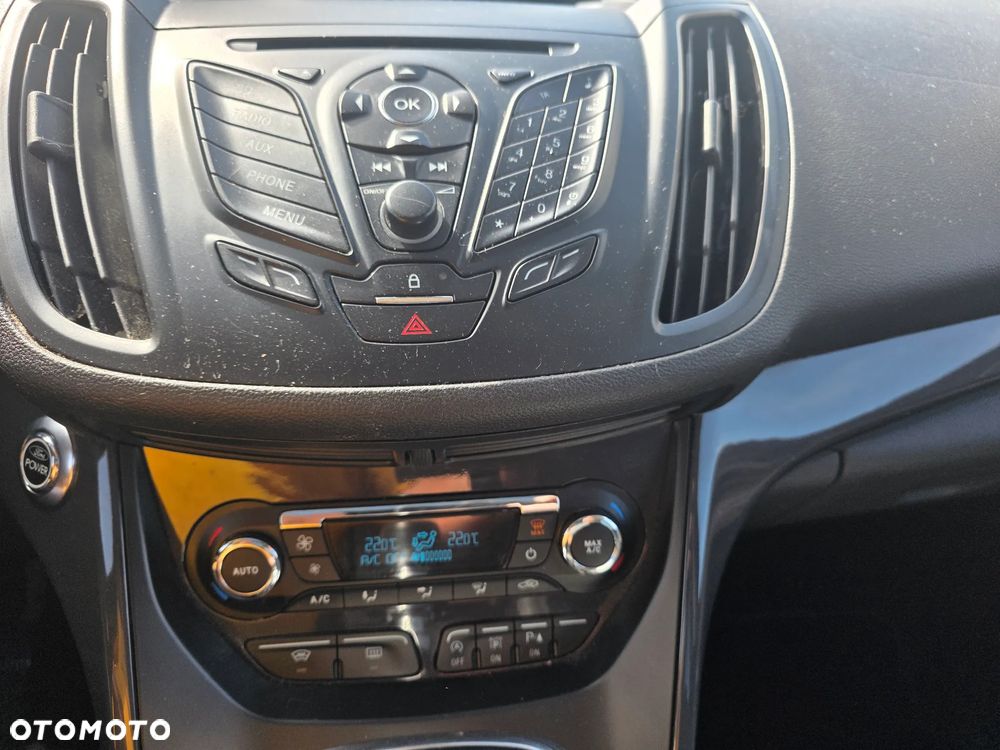 Ford Kuga 1.6 EcoBoost 2x4 Titanium - 12