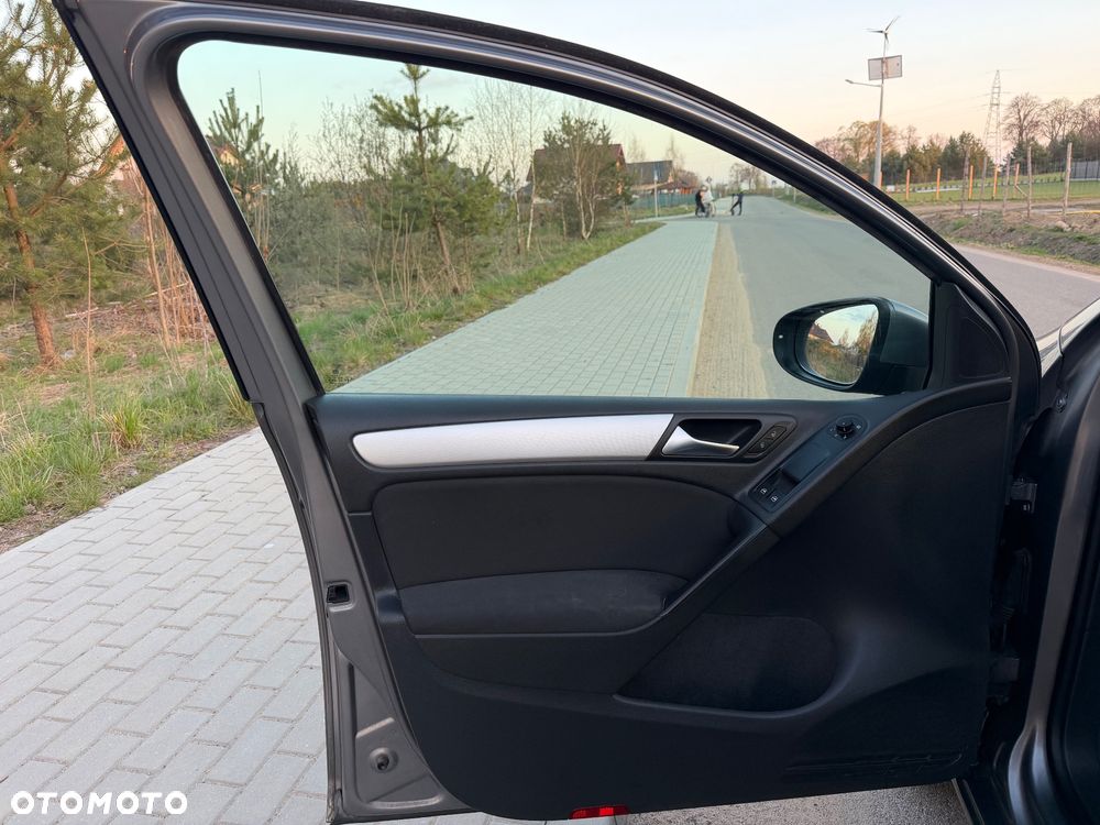 Volkswagen Golf 1.6 TDI DPF BlueMotion Technology Team - 33