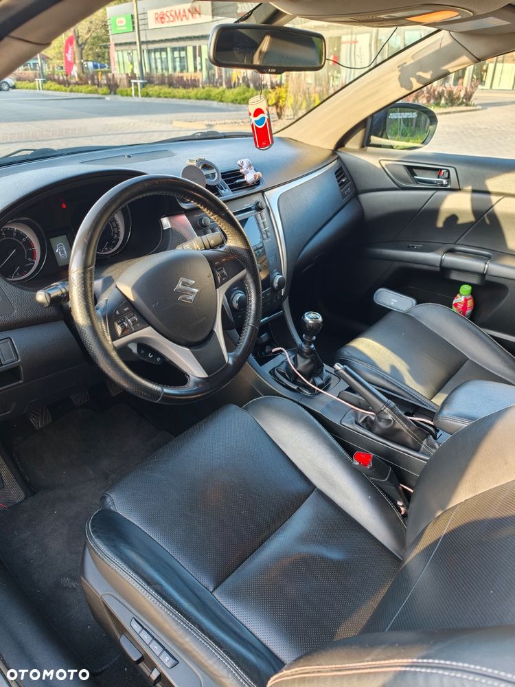 Suzuki Kizashi 2.4 4x2 Sport - 11