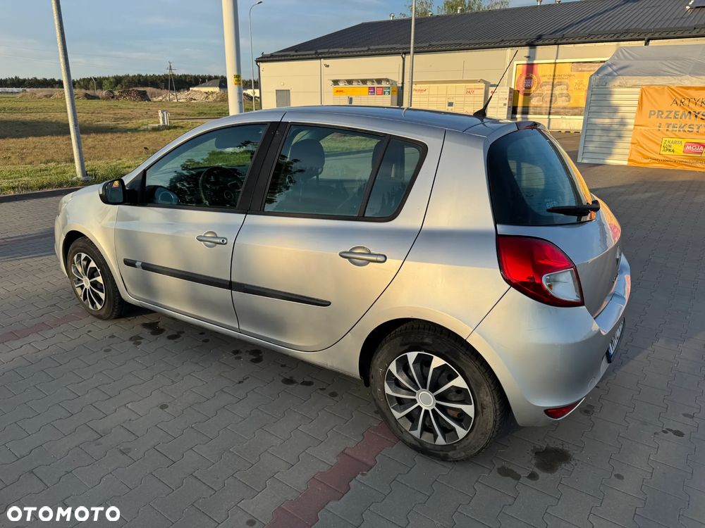 Renault Clio - 6